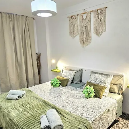 With Pool Américas By Vapagó Tenerife *