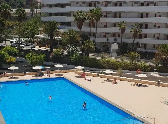 With Pool Américas By Vapagó Tenerife *