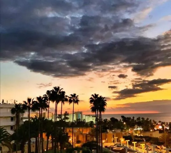 With Pool Américas By Vapagó Tenerife